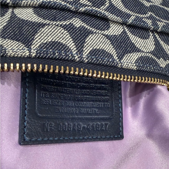 Coach Signature Crossbody Blue Denim Messenger Bag Only Used ONCE - Picture 8 of 10